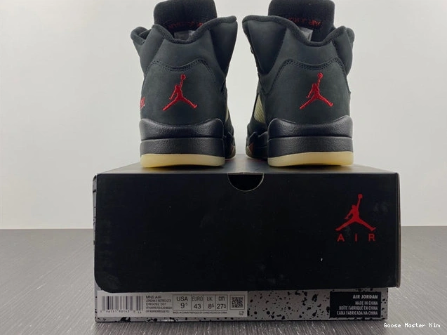 DR0092- 4001 Jordan SunProtective 5 Retro Off-Noir Gore-Tex 1028